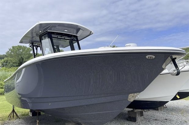 2025 Robalo R270
